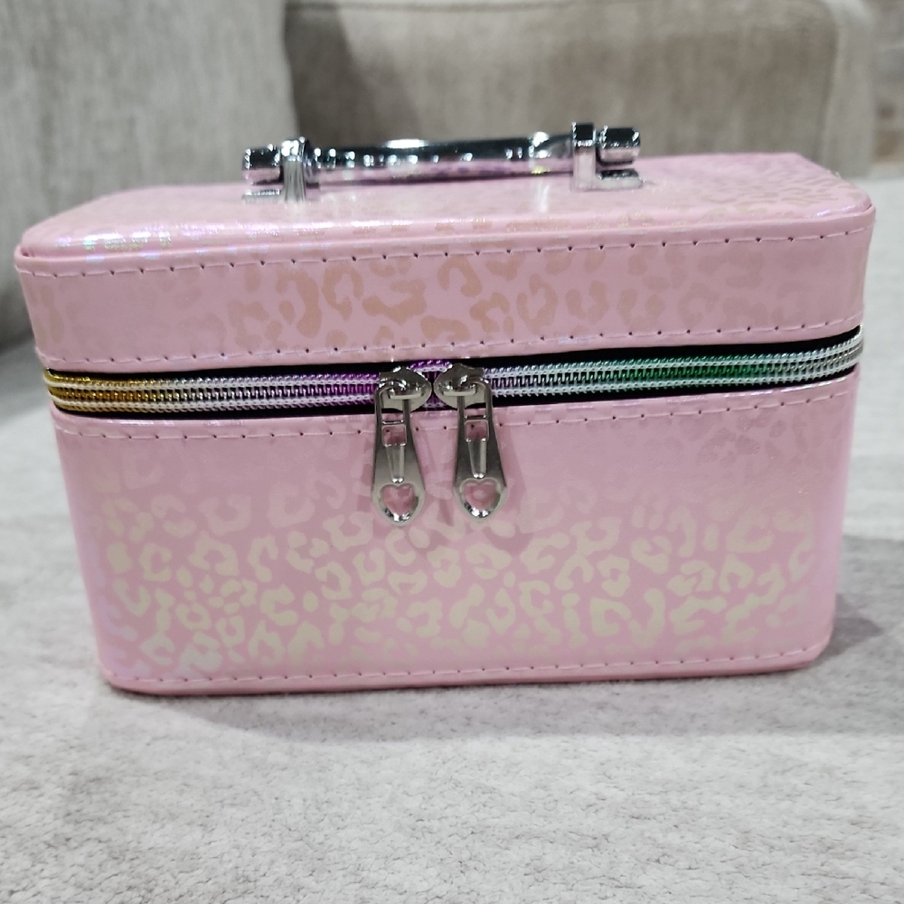 Pink Leopard Cosmetic Jewelry Case with Heart Zippers